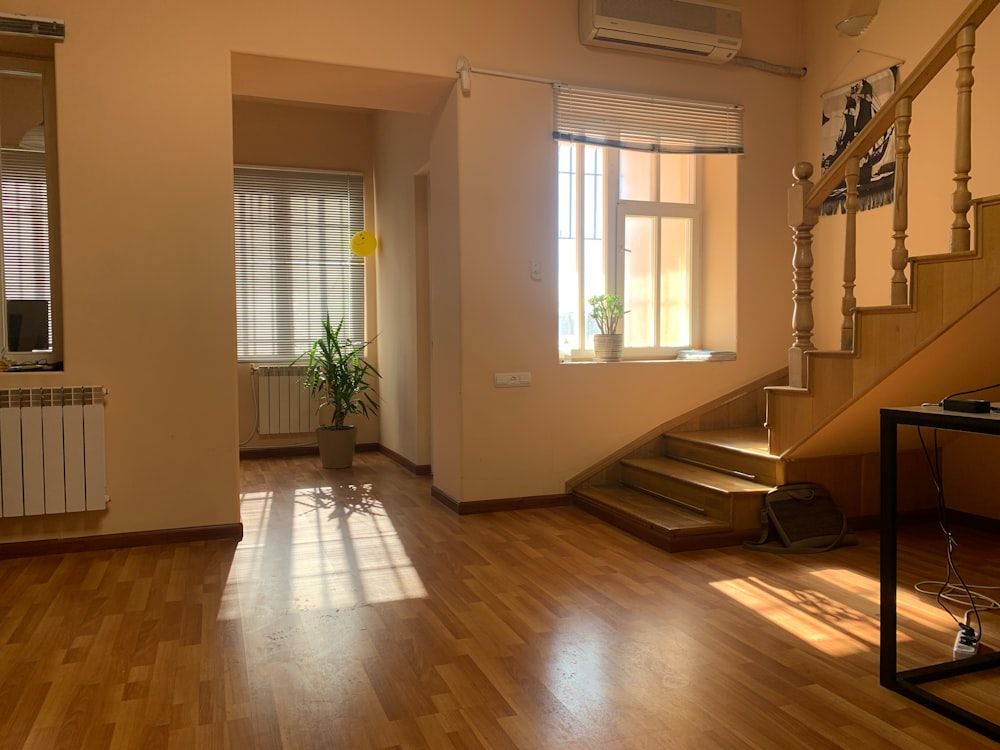 Hardwood floor refinishing and installation in Pasadena